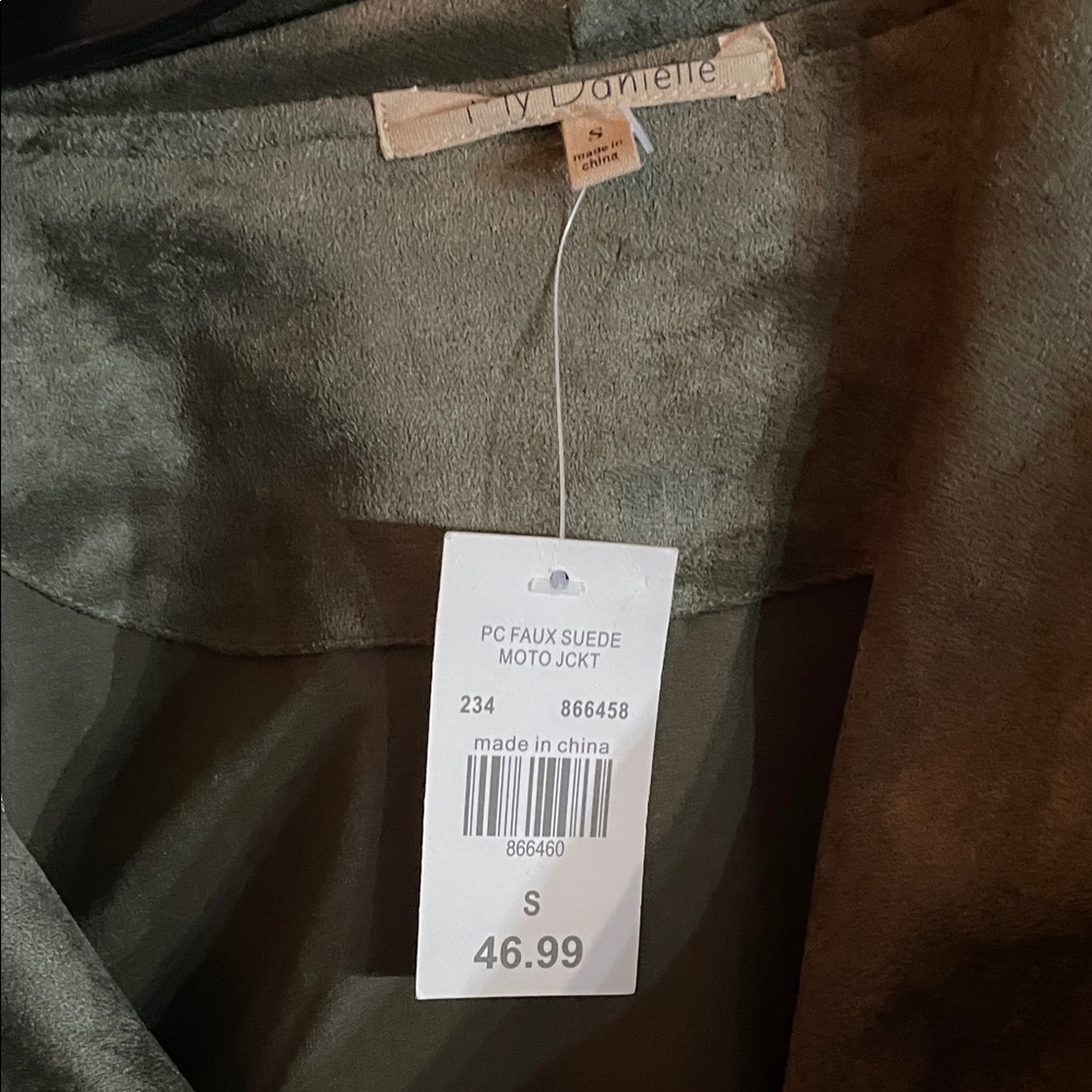 Elegant Olive Green Leather Jacket for Women - Picture 2 of 5